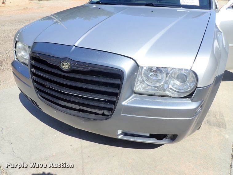 image for item DE5511 2006 Chrysler 300C SRT-8