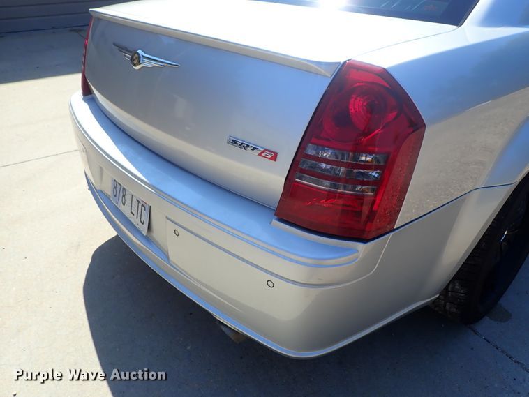 image for item DE5511 2006 Chrysler 300C SRT-8
