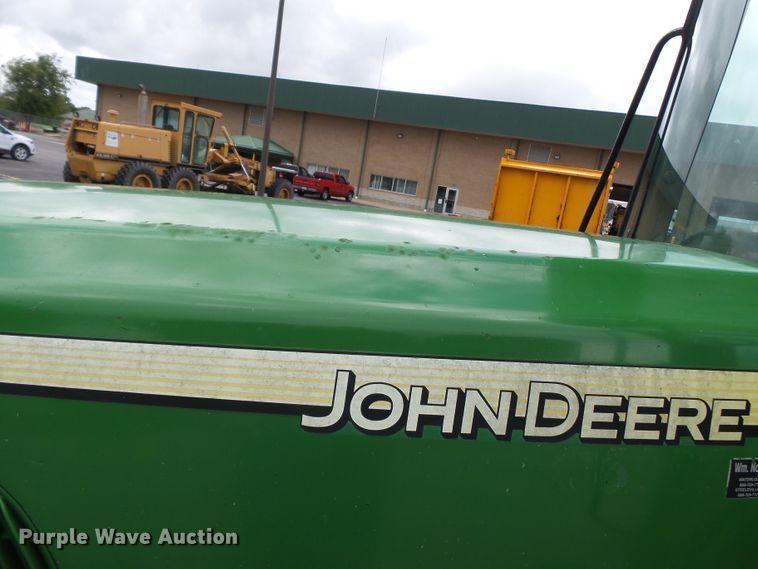 image for item DE7875 2006 John Deere 6615 tractor