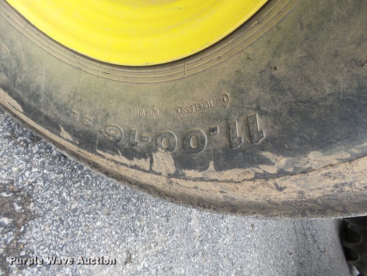 image for item DE7875 2006 John Deere 6615 tractor