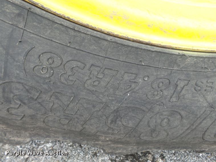 image for item DE7875 2006 John Deere 6615 tractor