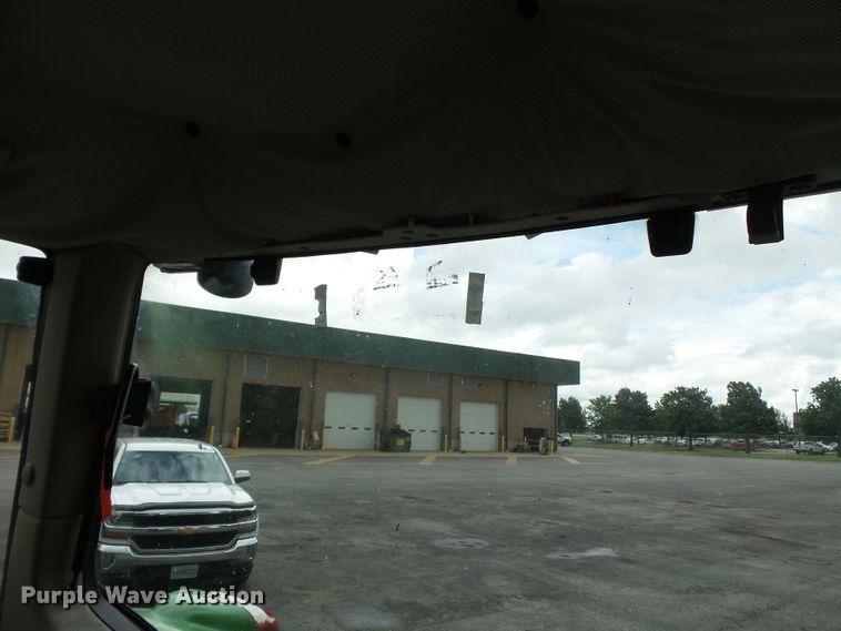 image for item DE7875 2006 John Deere 6615 tractor