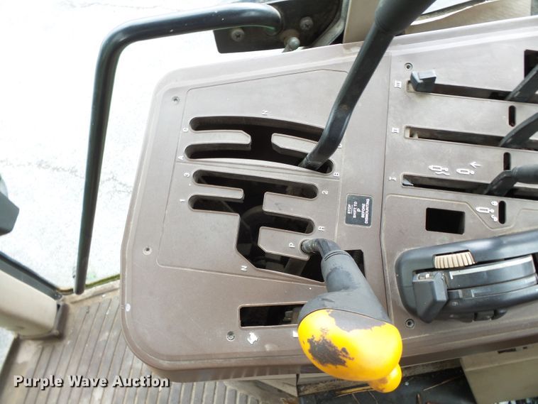 image for item DE7875 2006 John Deere 6615 tractor