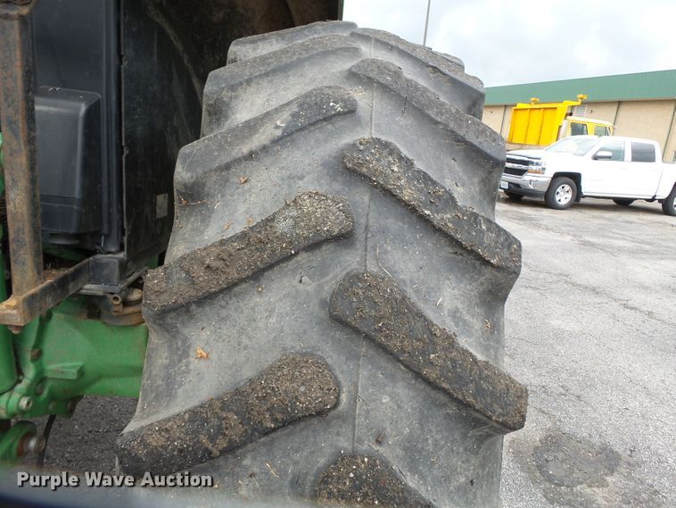 image for item DE7876 2001 John Deere 6410 tractor