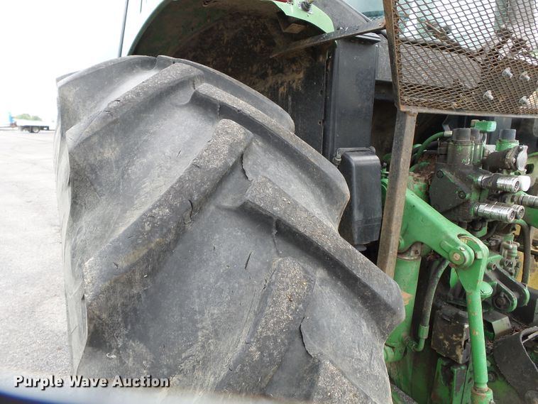 image for item DE7876 2001 John Deere 6410 tractor