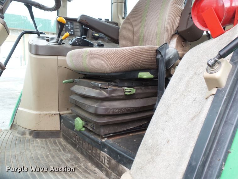 image for item DE7876 2001 John Deere 6410 tractor