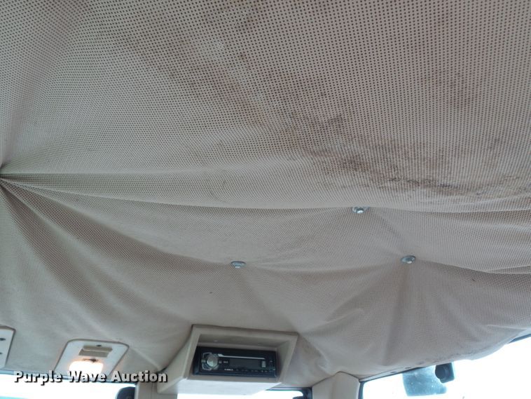 image for item DE7876 2001 John Deere 6410 tractor