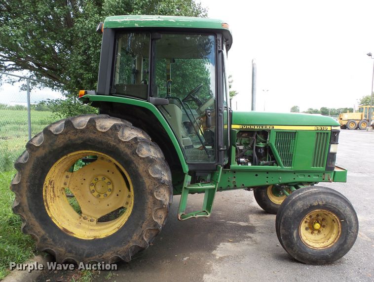 image for item DE7879 2001 John Deere 6410 tractor