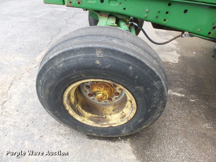 image for item DE7879 2001 John Deere 6410 tractor