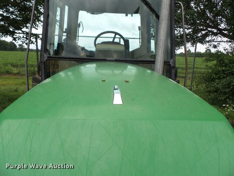 image for item DE7879 2001 John Deere 6410 tractor