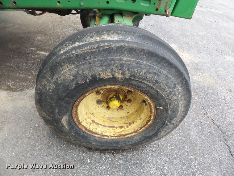 image for item DE7879 2001 John Deere 6410 tractor