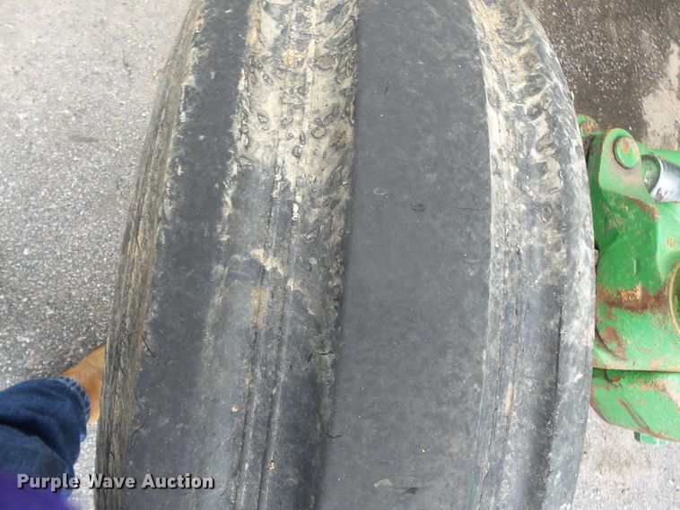 image for item DE7879 2001 John Deere 6410 tractor