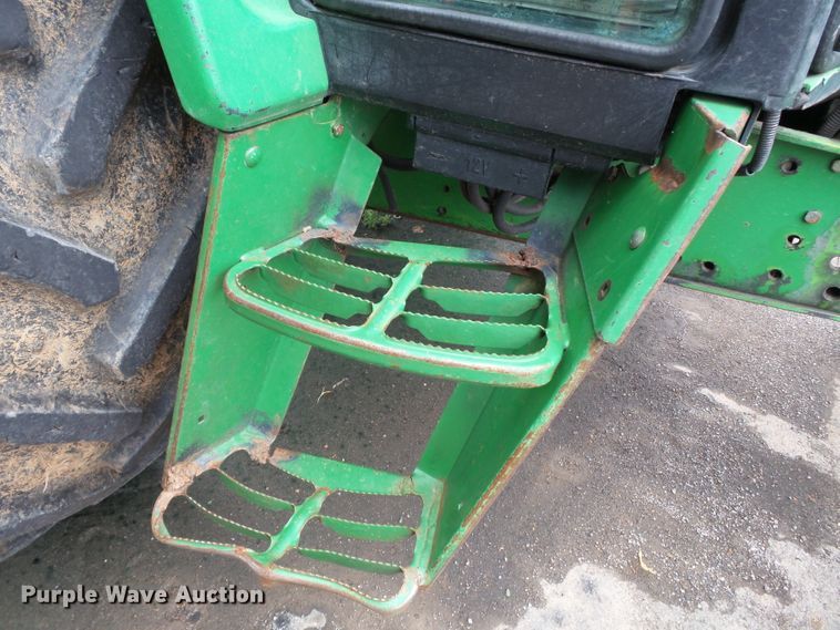 image for item DE7879 2001 John Deere 6410 tractor