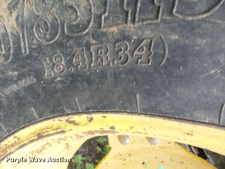 image for item DE7879 2001 John Deere 6410 tractor