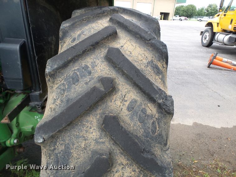 image for item DE7879 2001 John Deere 6410 tractor