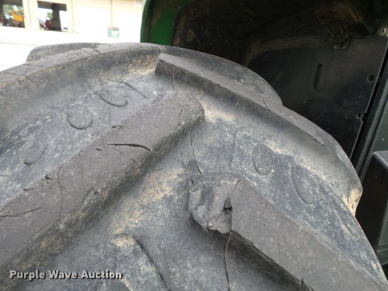 image for item DE7879 2001 John Deere 6410 tractor