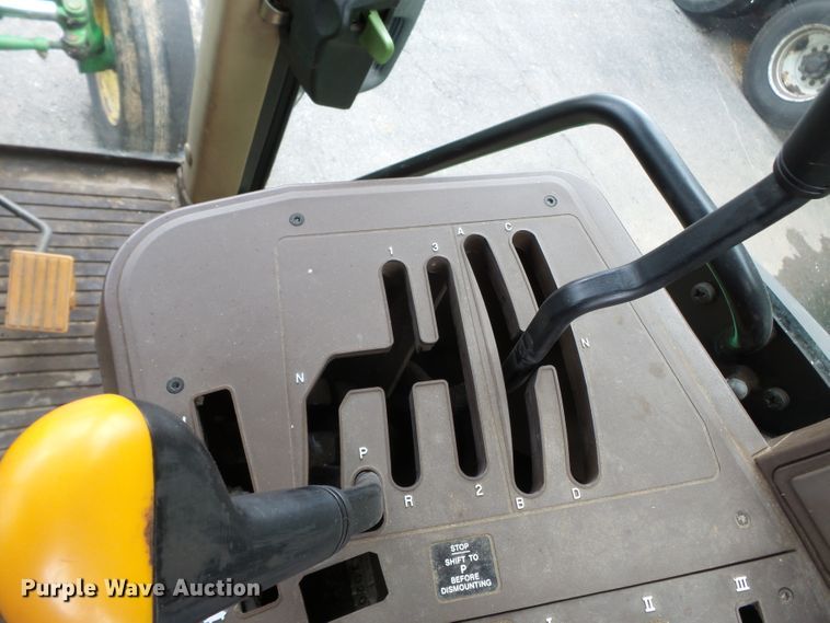 image for item DE7879 2001 John Deere 6410 tractor