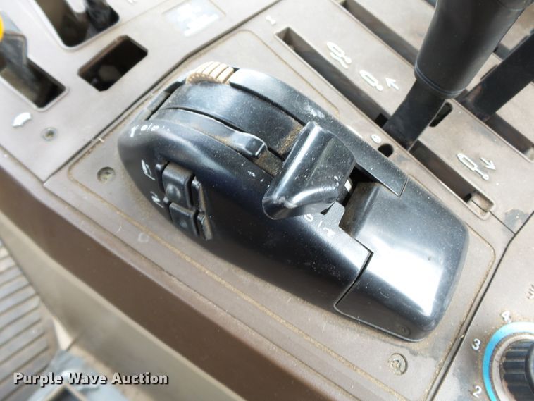 image for item DE7879 2001 John Deere 6410 tractor