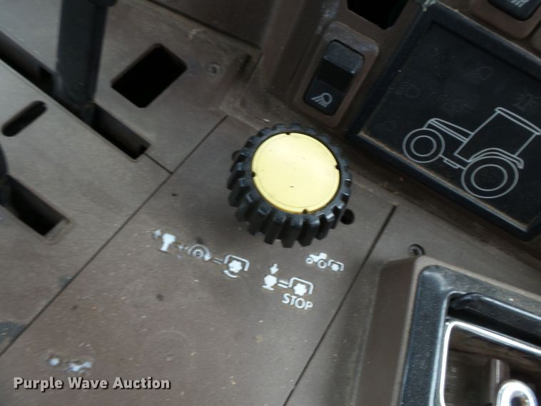 image for item DE7879 2001 John Deere 6410 tractor