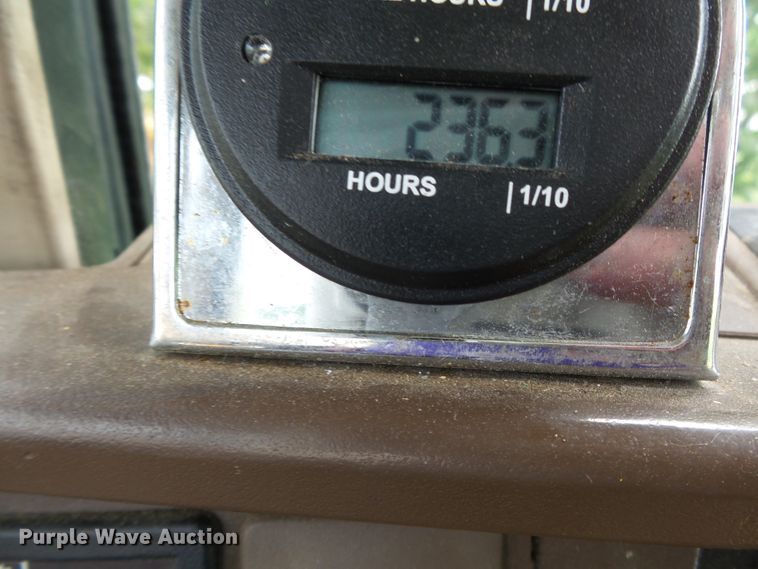 image for item DE7879 2001 John Deere 6410 tractor