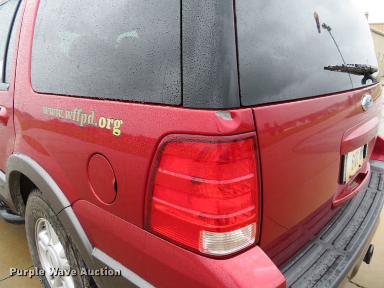 image for item DE8169 2004 Ford Expedition SUV