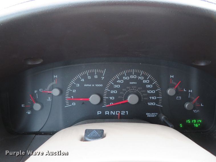 image for item DE8169 2004 Ford Expedition SUV