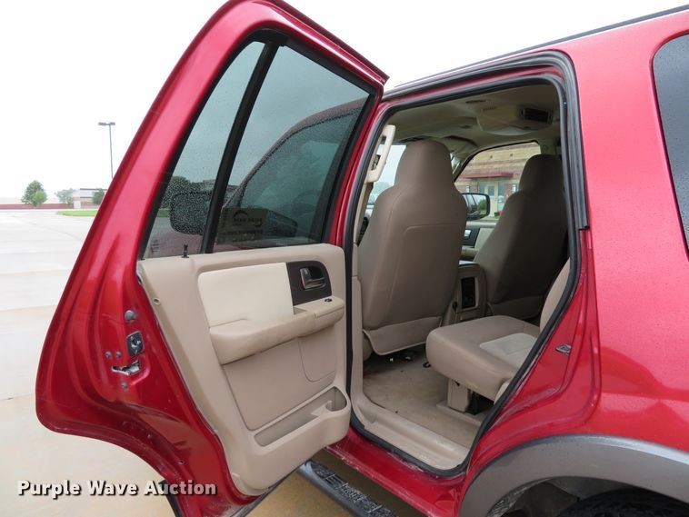 image for item DE8169 2004 Ford Expedition SUV