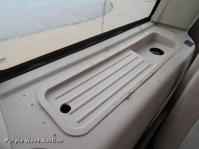 image for item DE8169 2004 Ford Expedition SUV