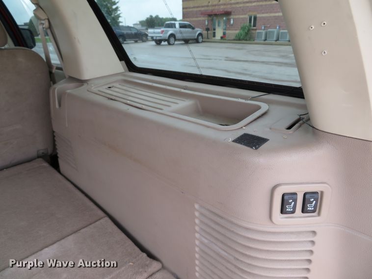 image for item DE8169 2004 Ford Expedition SUV
