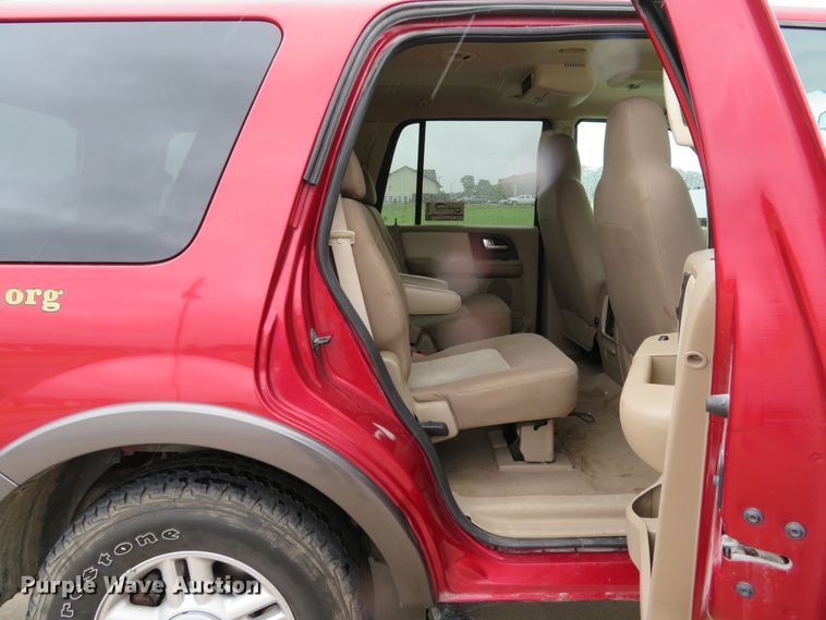 image for item DE8169 2004 Ford Expedition SUV