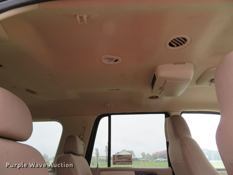 image for item DE8169 2004 Ford Expedition SUV