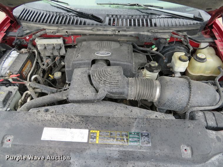 image for item DE8169 2004 Ford Expedition SUV