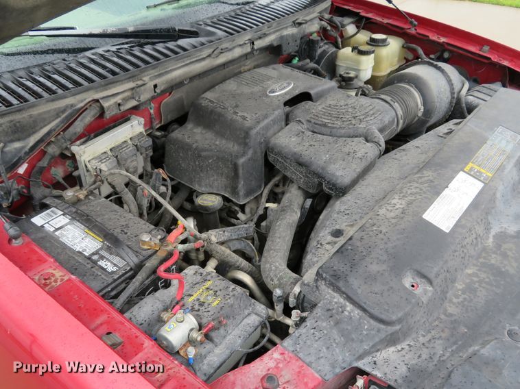 image for item DE8169 2004 Ford Expedition SUV