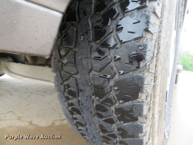 image for item DE8169 2004 Ford Expedition SUV