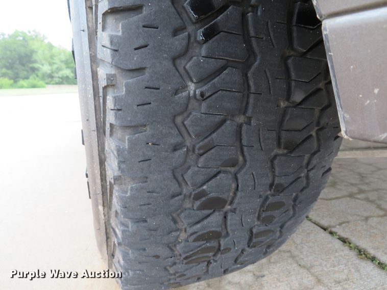 image for item DE8169 2004 Ford Expedition SUV