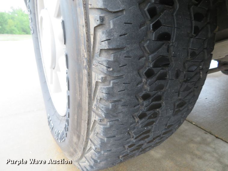 image for item DE8169 2004 Ford Expedition SUV