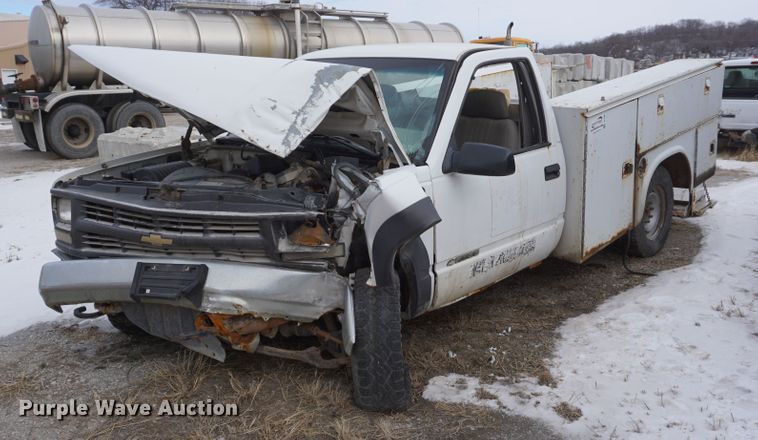 image for item DF7586 2000 Chevrolet K2500 utility bed pickup truck