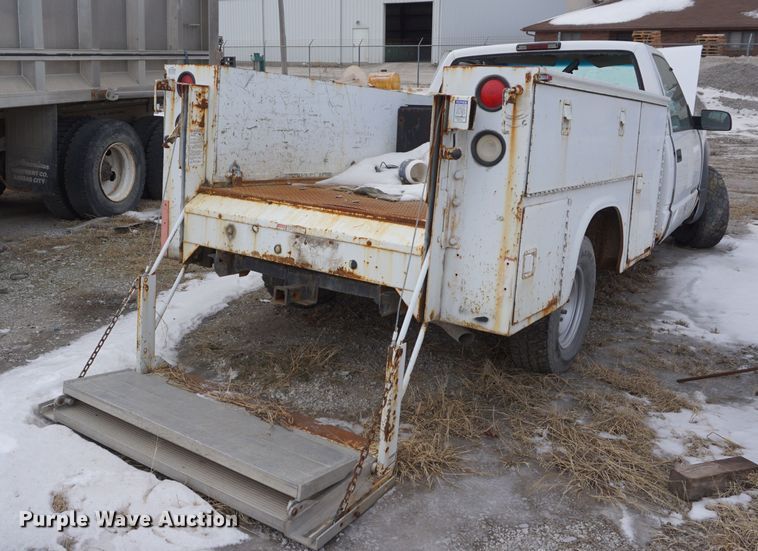 image for item DF7586 2000 Chevrolet K2500 utility bed pickup truck