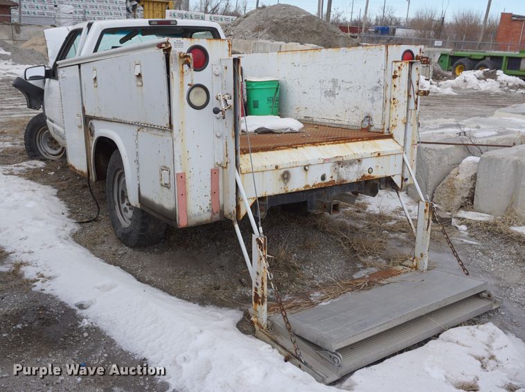 image for item DF7586 2000 Chevrolet K2500 utility bed pickup truck