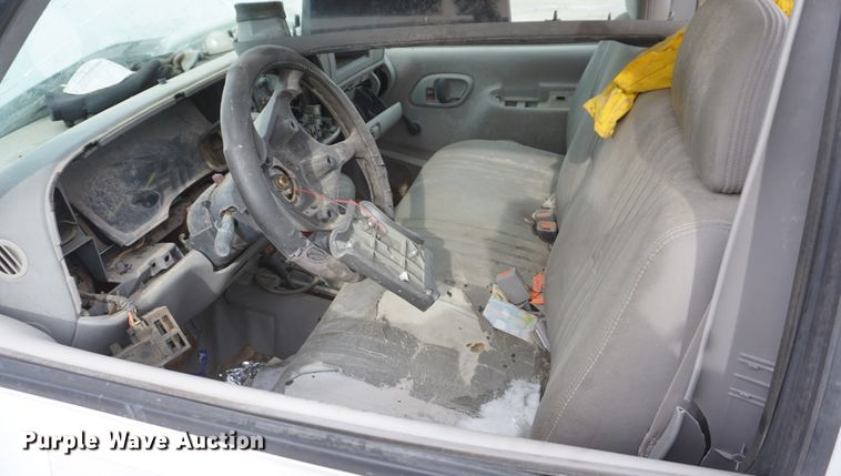 image for item DF7586 2000 Chevrolet K2500 utility bed pickup truck