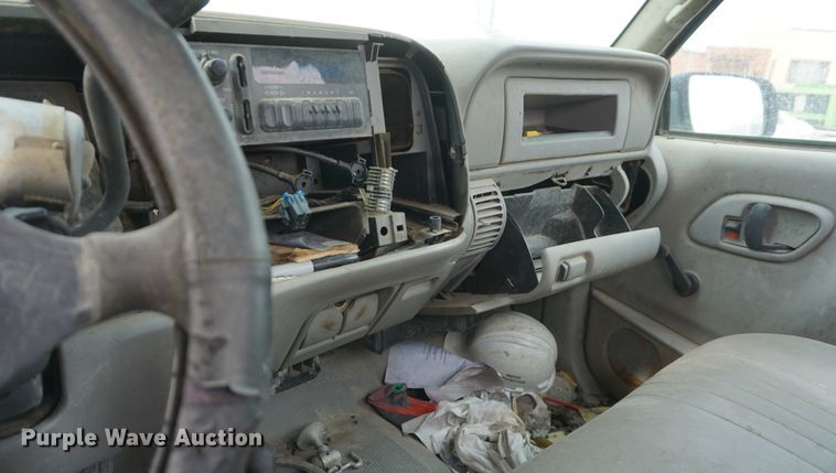 image for item DF7586 2000 Chevrolet K2500 utility bed pickup truck