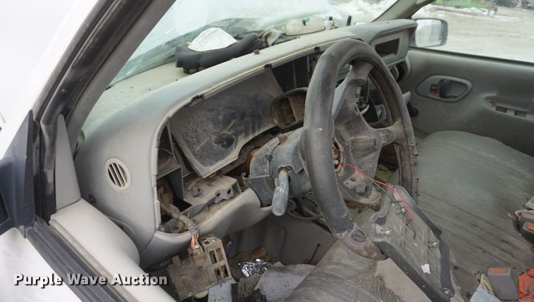 image for item DF7586 2000 Chevrolet K2500 utility bed pickup truck