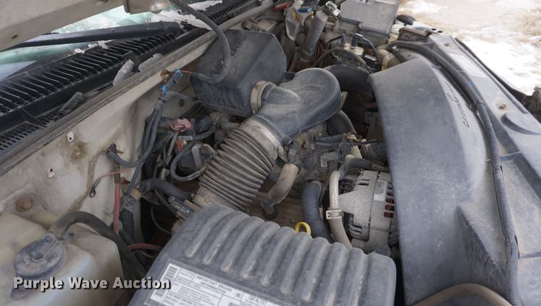 image for item DF7586 2000 Chevrolet K2500 utility bed pickup truck