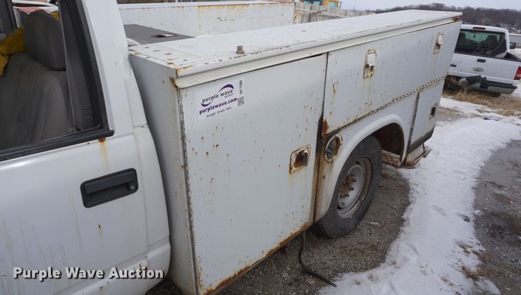 image for item DF7586 2000 Chevrolet K2500 utility bed pickup truck