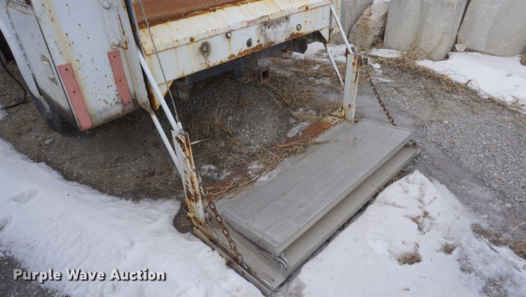 image for item DF7586 2000 Chevrolet K2500 utility bed pickup truck