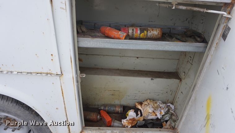 image for item DF7586 2000 Chevrolet K2500 utility bed pickup truck