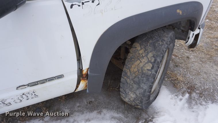 image for item DF7586 2000 Chevrolet K2500 utility bed pickup truck