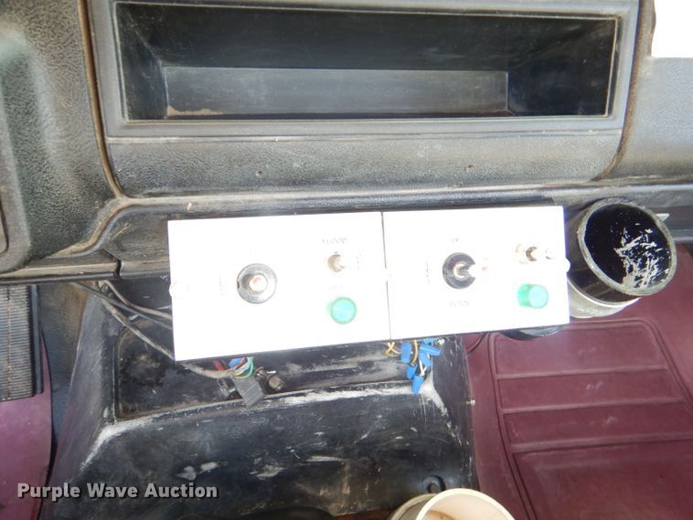 image for item DG4785 1994 Chevrolet Kodiak C6500 bucket truck