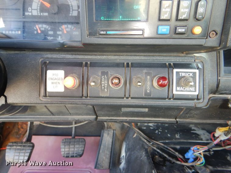 image for item DG4785 1994 Chevrolet Kodiak C6500 bucket truck