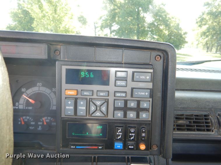 image for item DG4785 1994 Chevrolet Kodiak C6500 bucket truck